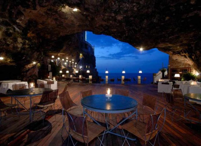 Grotta Palazzese - ресторан у моря
