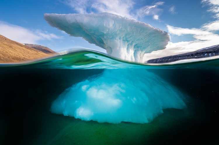 Приземленный айсберг, залив Блэнли, остров Девон, Нунавут, Канада, 2018